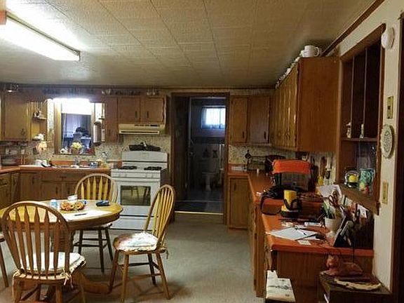 4th image of 10240 N Finley Lake Ave