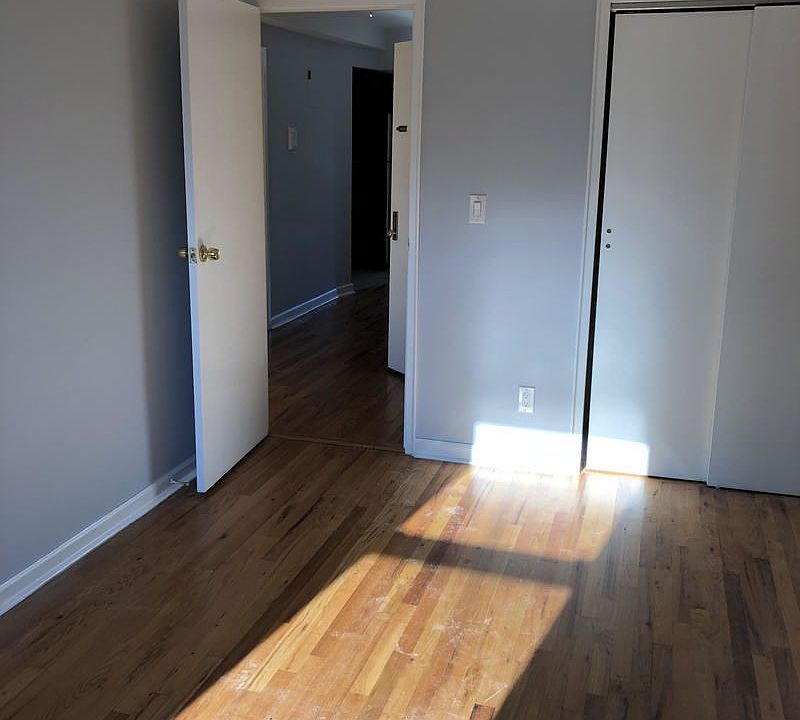 1st image of 2543 Crescent St APT 2