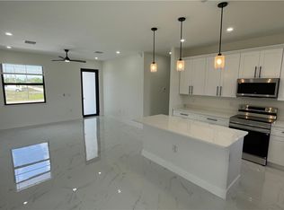 528 Raintree St E, Lehigh Acres, FL 33974