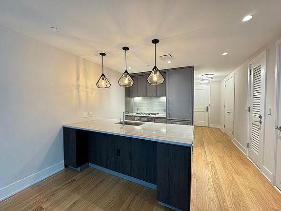 4th image of 218 W 103rd St #5F