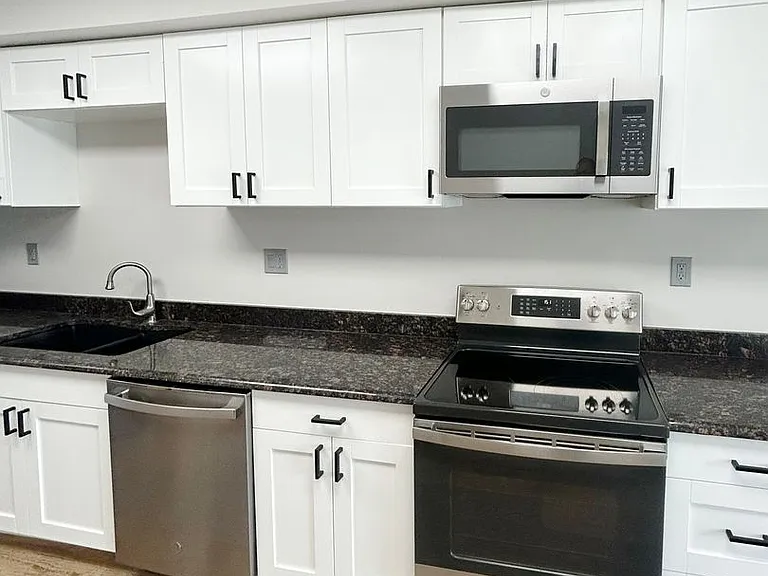 101 E Lincoln Ave — Photo 9
