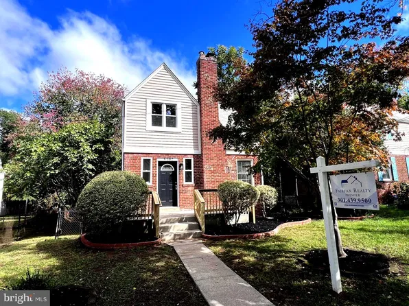5702 Newton St, Cheverly, MD 20784