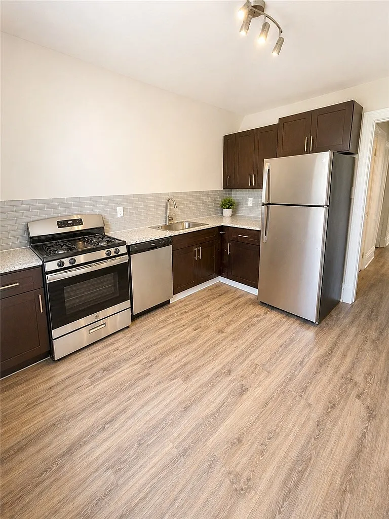 Building Photo - 5817 Alder St #3