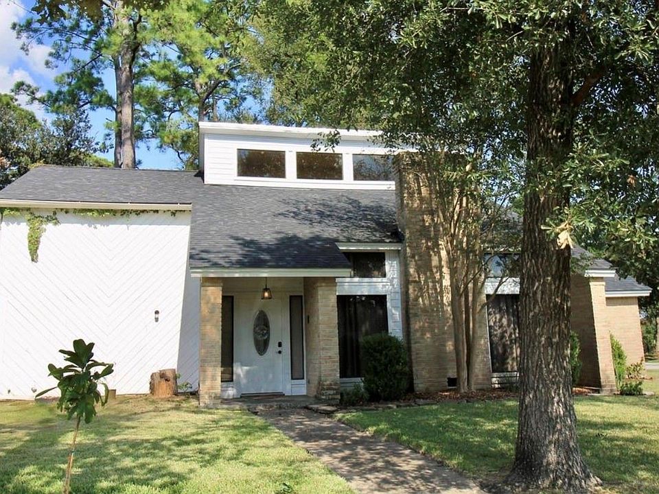 1st image of 4701 Spring Ln