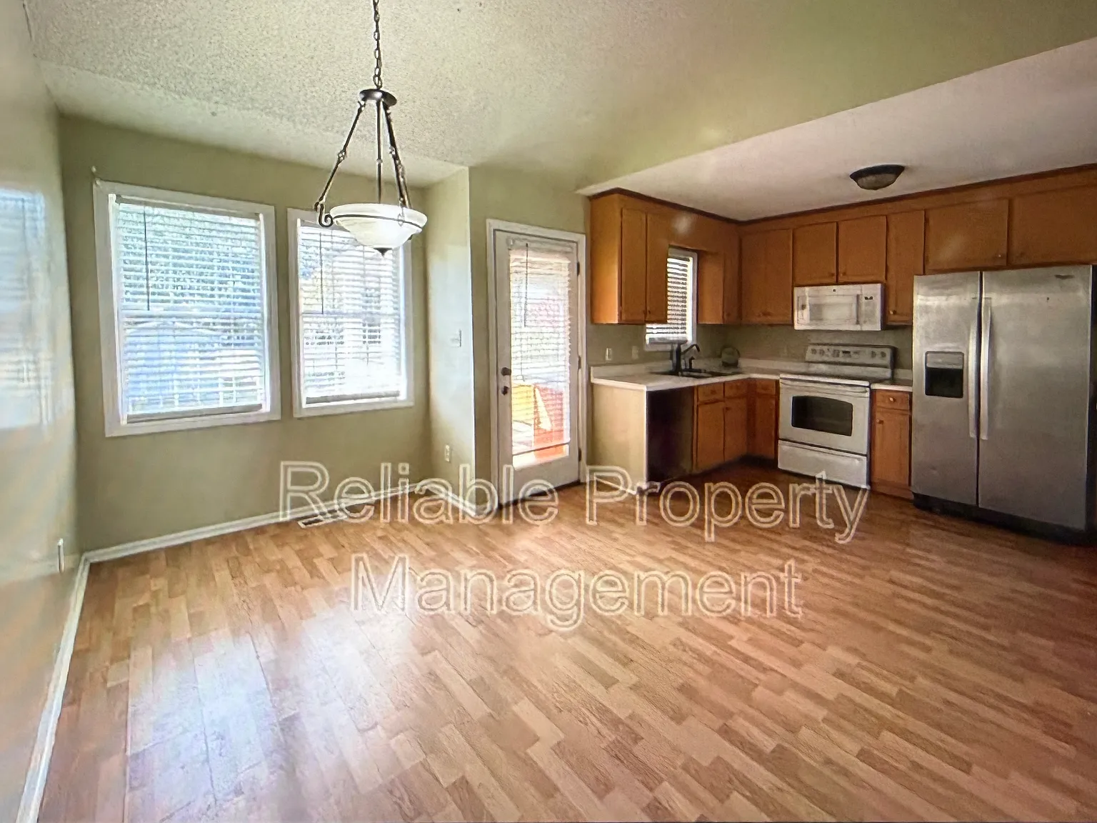 3 bed, 1232 sqft, $1,800 — Photo 4