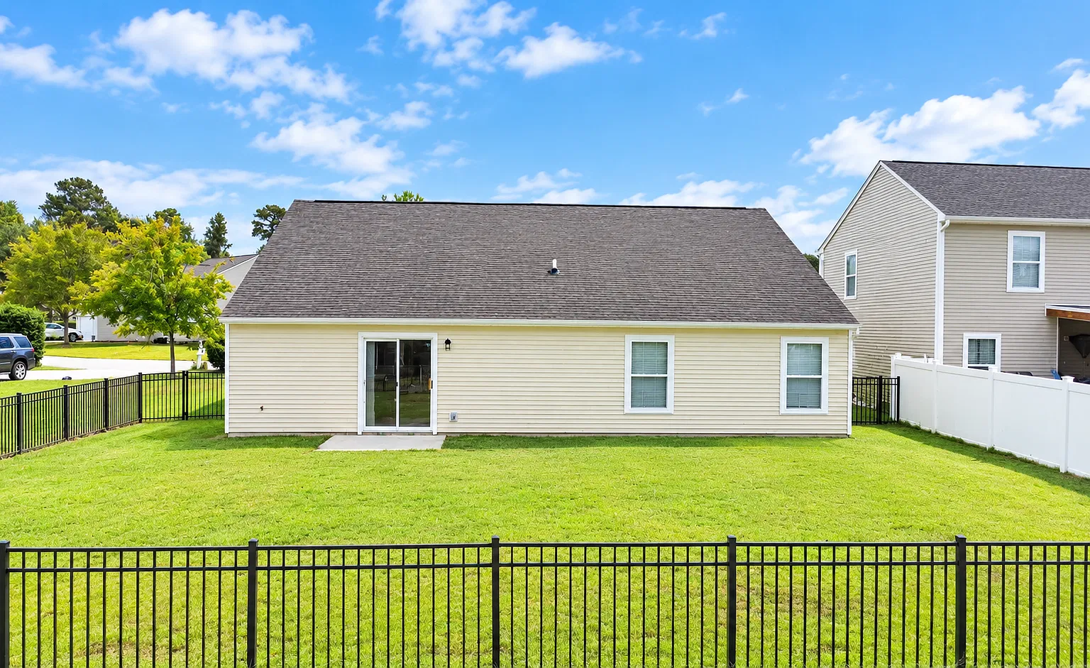 4 bed, 1825 sqft, $2,400 — Photo 2