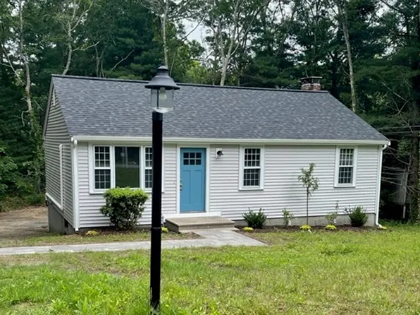 17 Howard Ave, Bourne, MA 02532