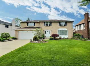 139 Four Seasons Rd E, Amherst, NY 14226