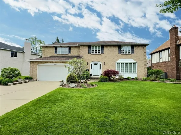 139 Four Seasons Rd E, Amherst, NY 14226