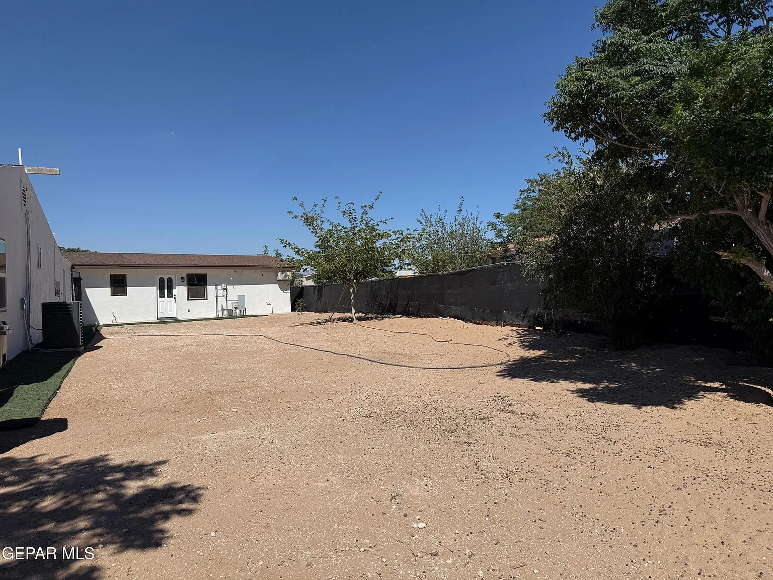 2 bed, 875 sqft, $1,100 — Photo 2