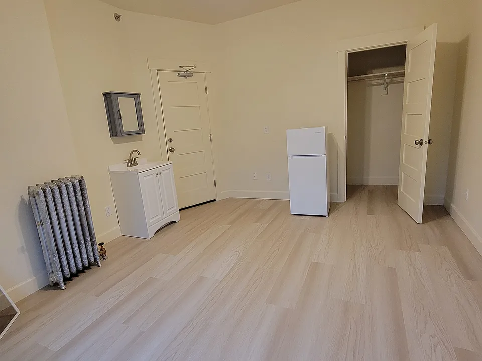 medium room