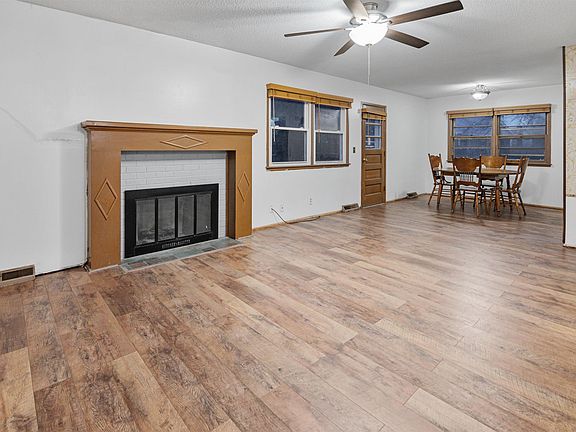 4th image of 4229 Charron Ln