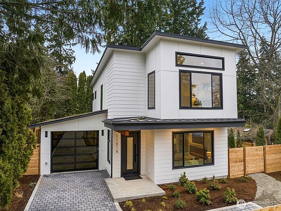 3rd image of 11018 104th Avenue NE