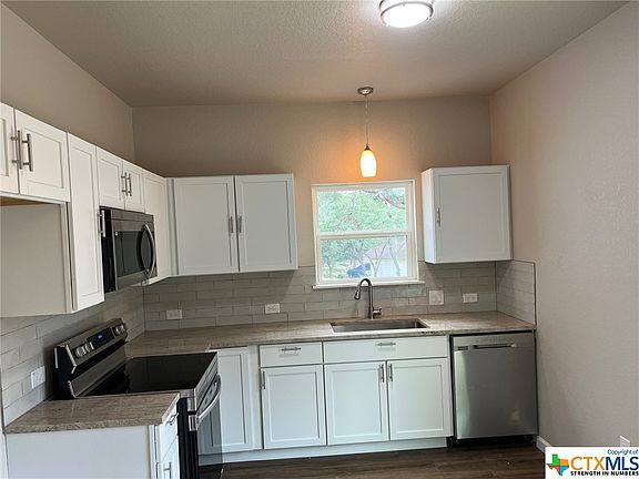 4th image of 740 Ledgeview Dr