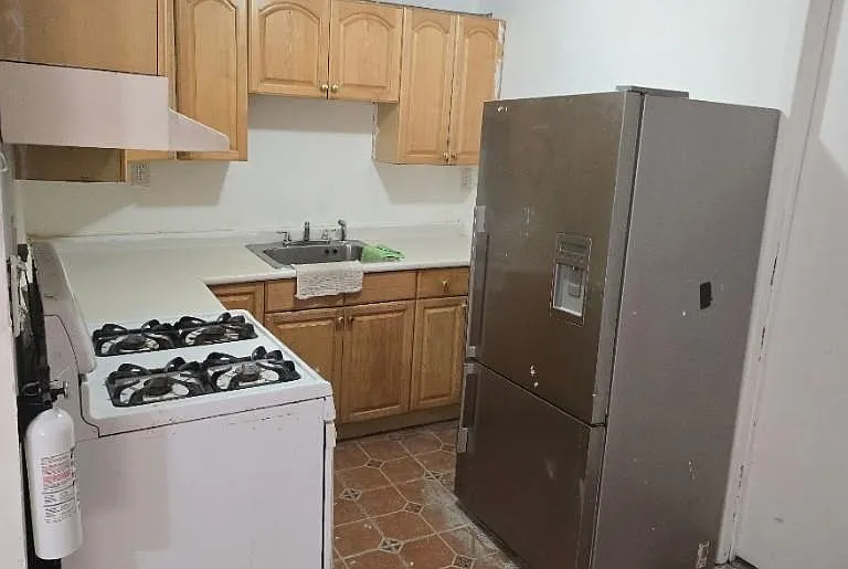 126 Seaview Ave #GROUND FLOOR — Photo 2