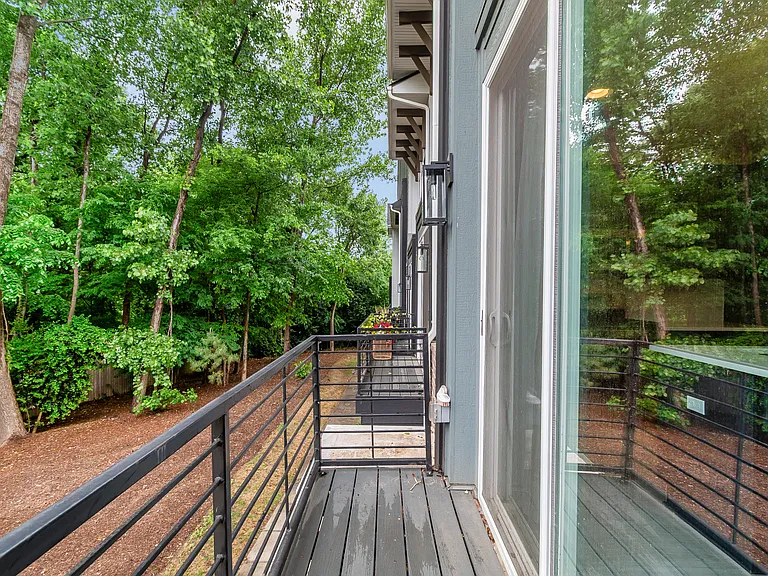 570 W End Dr — Photo 30