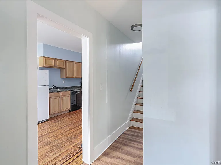 492 Liberty St — Photo 10