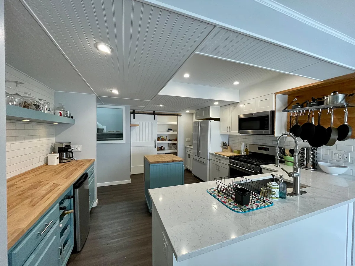 Building Photo - 8316 S Valiant Dr E