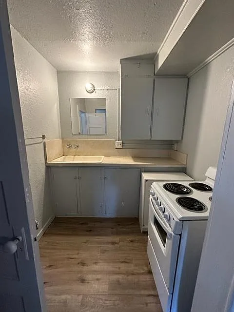 2 bed, 800 sqft, $1,050 — Photo 3