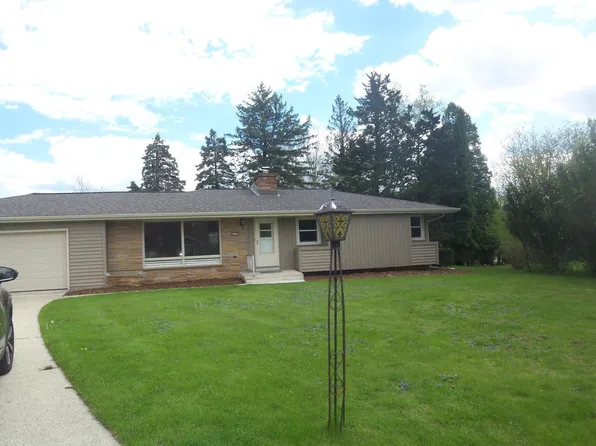 8818 North Greenvale ROAD, Bayside, WI 53217
