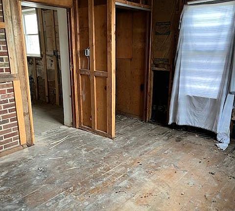 4th image of 9607 Reavis Rd