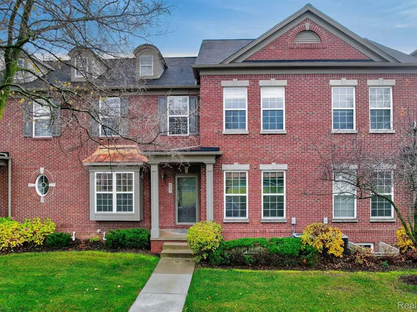 49677 Courtyard Ln, Canton, MI 48188