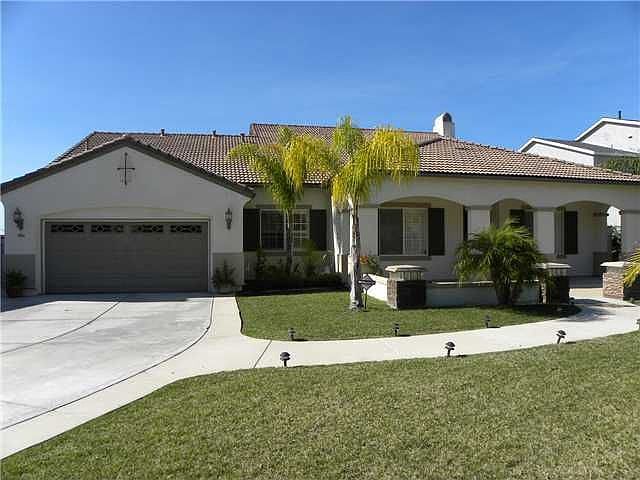 1st image of 884 Chesapeake Pl