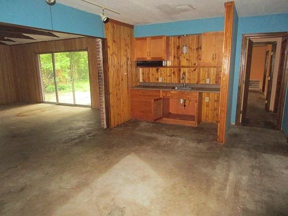 4th image of 9056 Hooper Rd