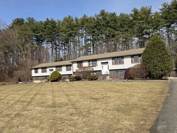 204 Bourne St Unit 204, Three Rivers, MA 01080