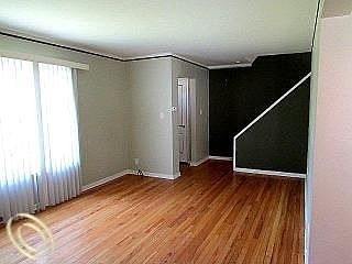 4th image of 19265 Raymond St