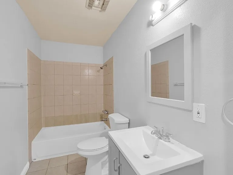 Ramona Garden Apartments — Photo 19