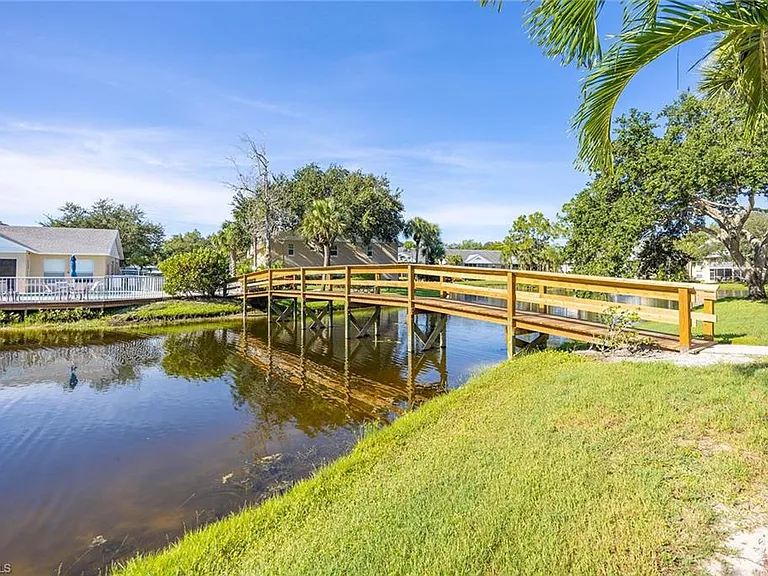 138 Pebble Shores Dr #201 — Photo 25