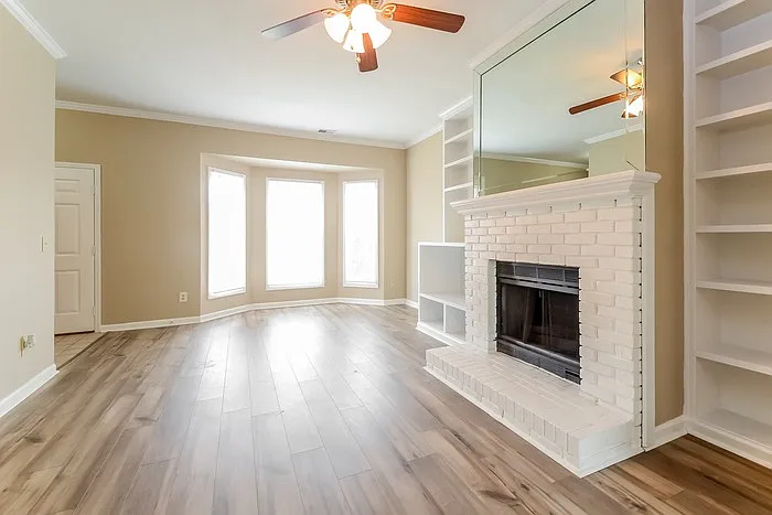 1205 Hillsboro Ln — Photo 5