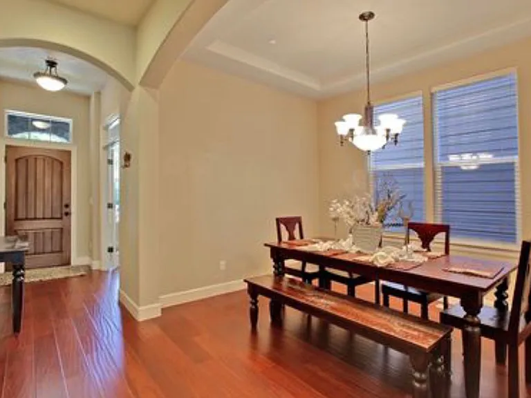 11543 NW Knightsview Ln — Photo 2
