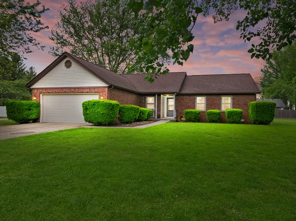 5574 S Wilson Meadows Dr, Shelbyville, IN 46176