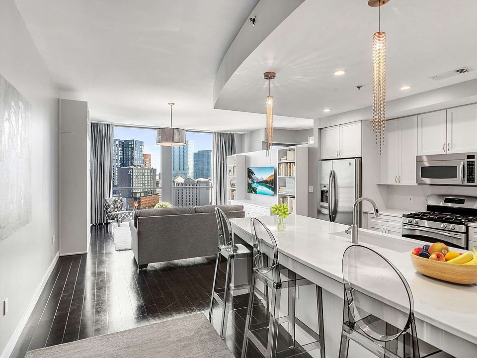 1st image of 900 20th Ave S APT 1103