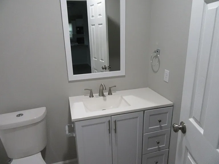 1304B Grace Ave — Photo 13
