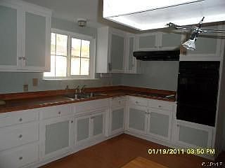 3rd image of 561 W Whitcomb Ave