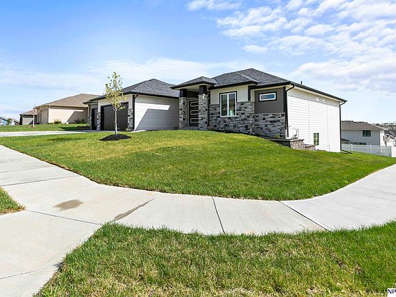 3rd image of 8117 S 184th Ave