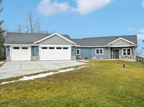 W13228 Klamer Rd, Lodi, WI 53555