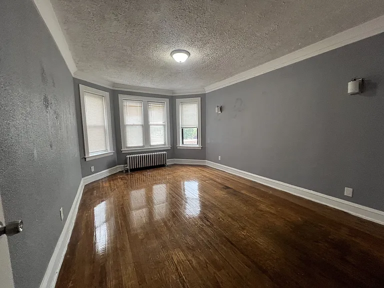 7444 S East End Ave #3 — Photo 9