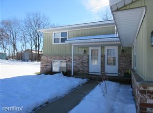 1020 Coral St, Jenison, MI 49428