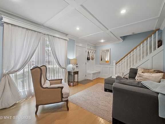 4th image of 2024 Duxbury Ct