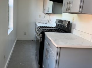 637 Bay St #B, Staten Island, NY 10304