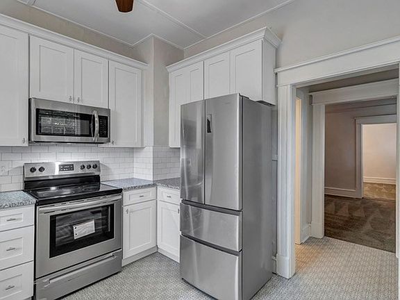 3rd image of 546 Lancaster St #546