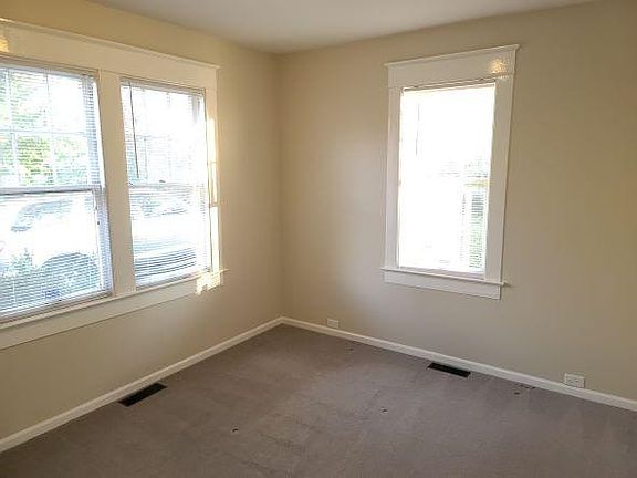 5th image of 205 W Kingwood Dr