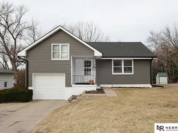 3016 S 49th St, Omaha, NE 68106