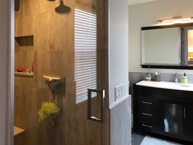 1358 W Randolph St — Photo 14