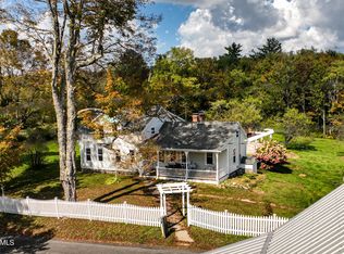 234 County Rd, Becket, MA 01223