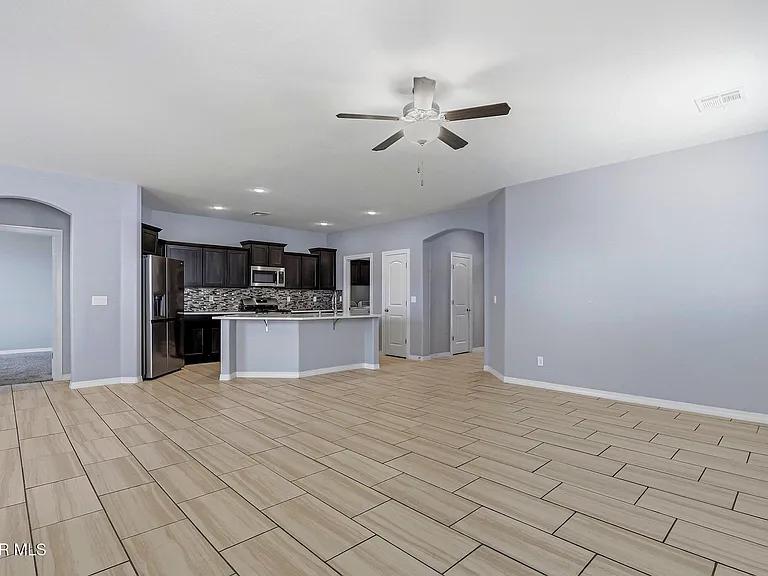 4704 Marisabel Azcarate St — Photo 20